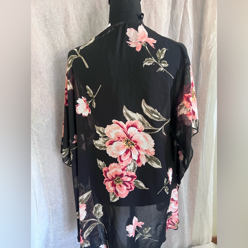 Gorgeous Sheer floral black & pink cardigan - Picture 6 of 6